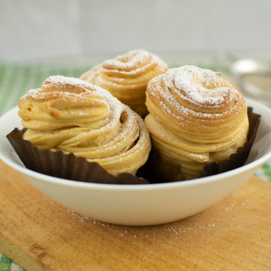 Крафіни з цукровою пудрою