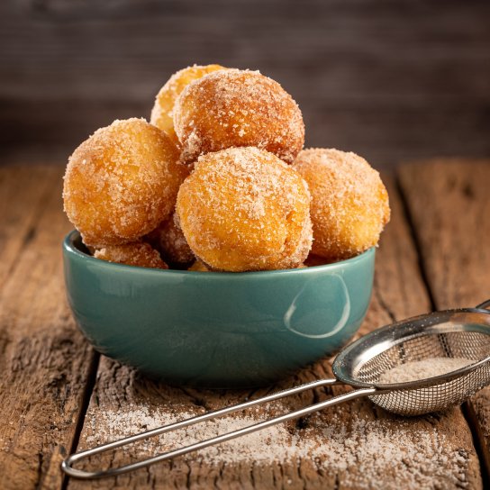 Ліниві вареники зі згущеним молоком