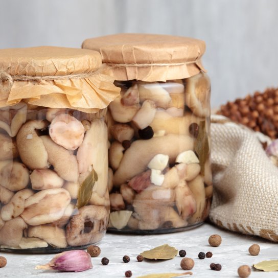 Мариновані маслюки із часником