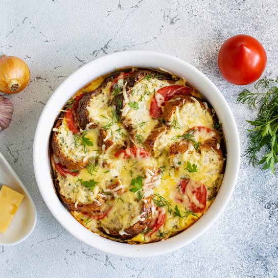 коблер з хлібом і курячим фаршем