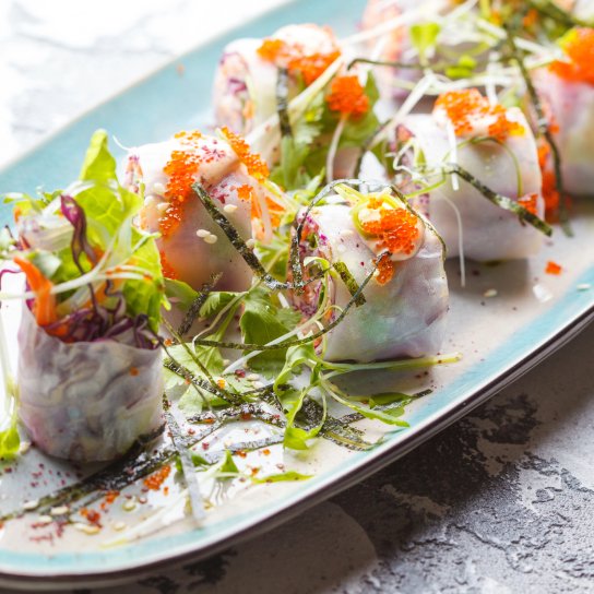 Спринг-роли з морською капустою