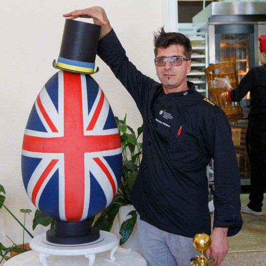 20-килограммовая писанка. Фото: instagram.com/serhii.hudak/