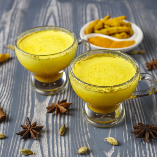 Золотий чай з куркумою