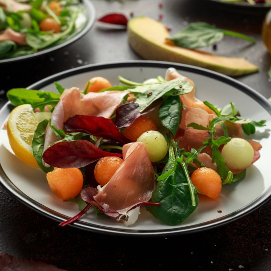 Салат з прошуто і динею