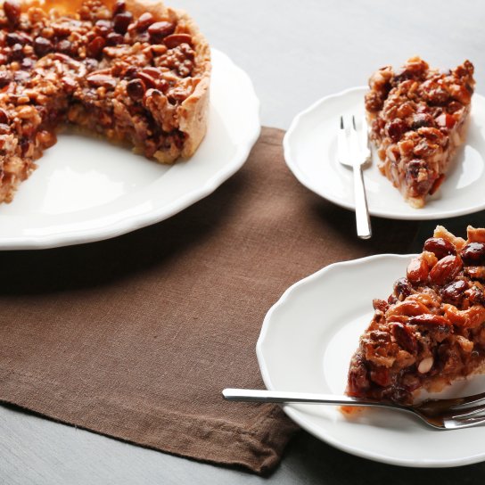 Пиріг з сухофруктами і горішками