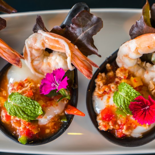 Мікс із креветками та манго