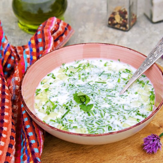 Окрошка з копченою курятиною - рецепт