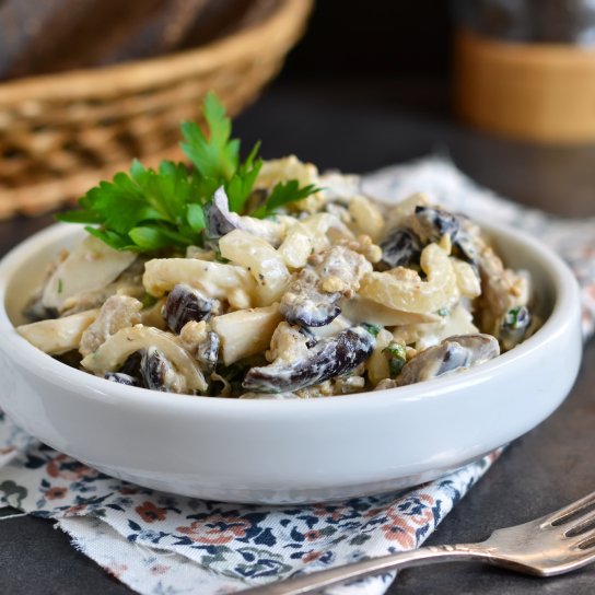Грибний салат з майонезом