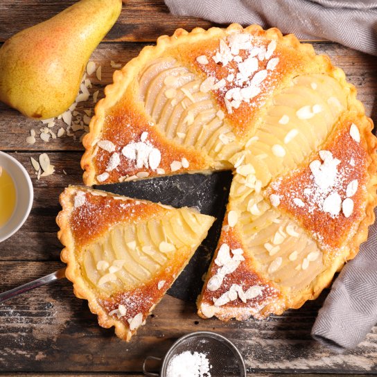 Пиріг з грушами та мигдалем