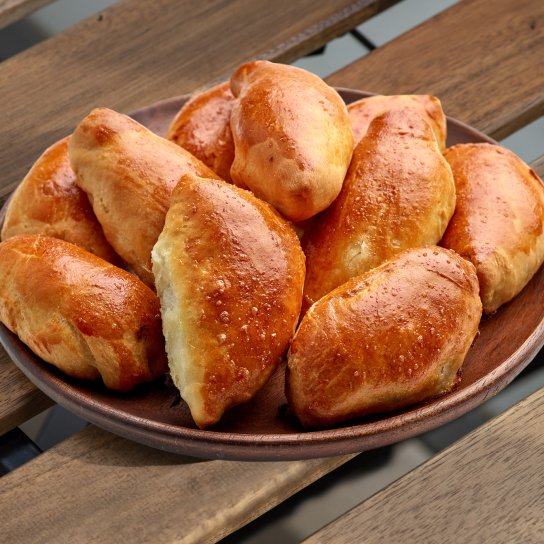 Як приготувати пиріжки з рисом і яйцем