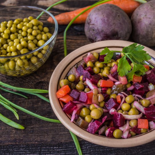 Горячий салат винегрет