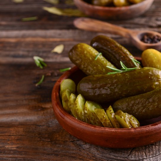 Мариновані огірки з карі