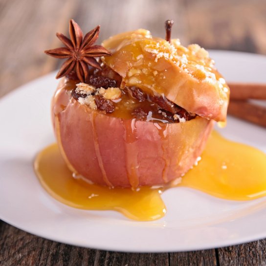 Запечене яблуко зі спеціями