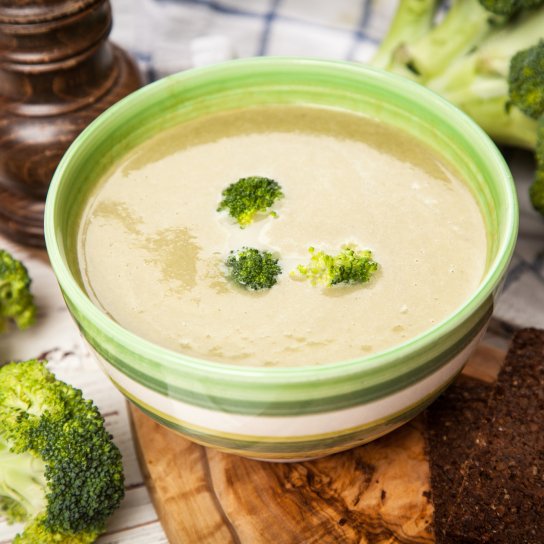 Ідеальний овочевий суп для малюків із 6 місяців — що додати