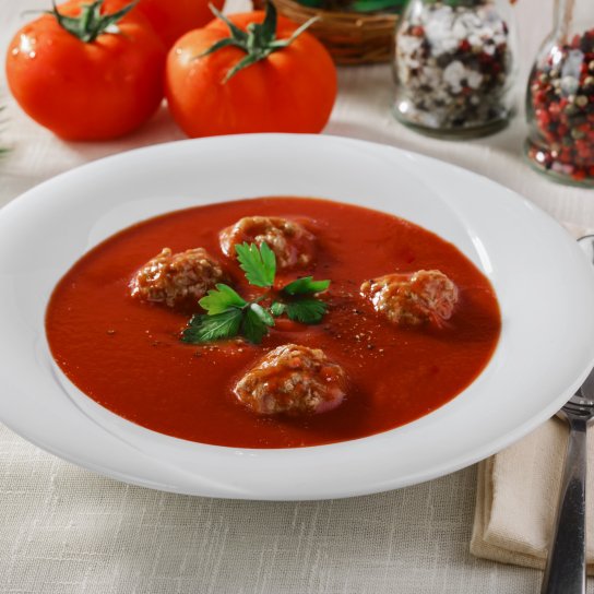 Томатний суп-пюре з фрикадельками