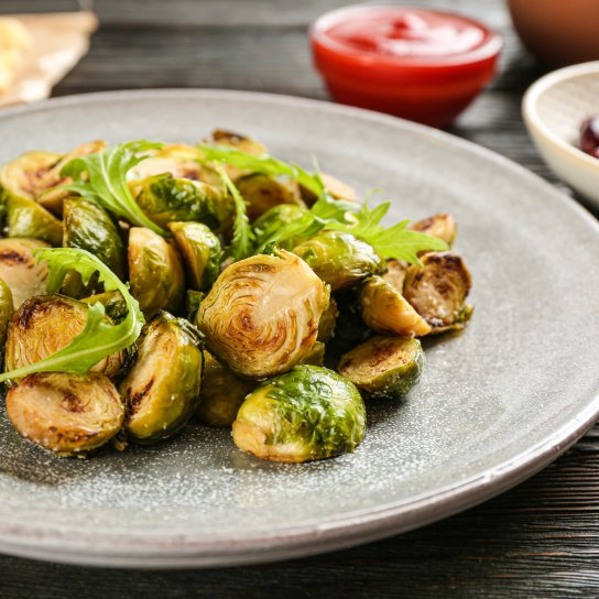 Половинки брюссельської капусти