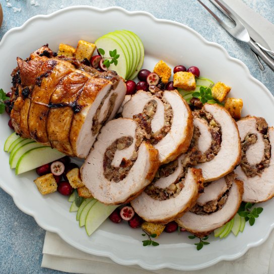 Свиняча корейка з начинкою