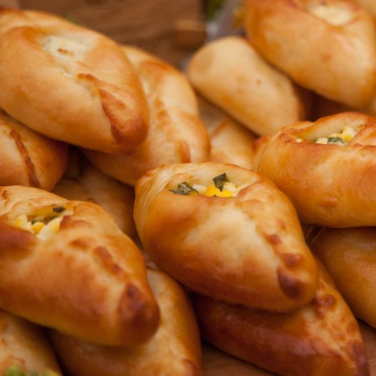 Пиріжки з рибою та рисом