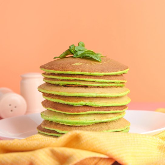Панкейки з бананами та шпинатом