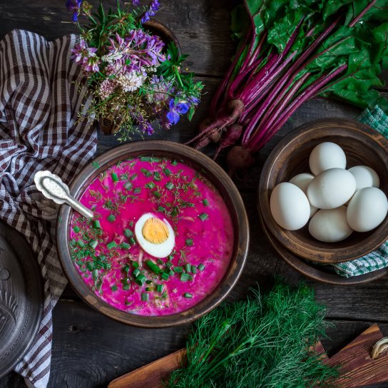 холодник з буряковим бадиллям