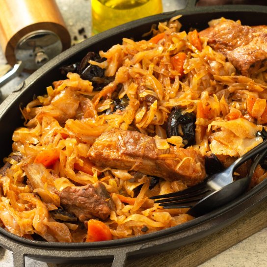 Реберця з квашеною капустою