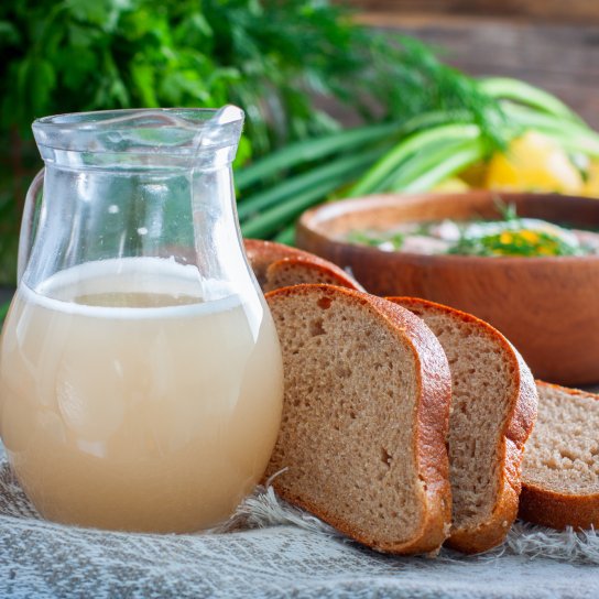 Хлібний квас з дріжджами для окрошки