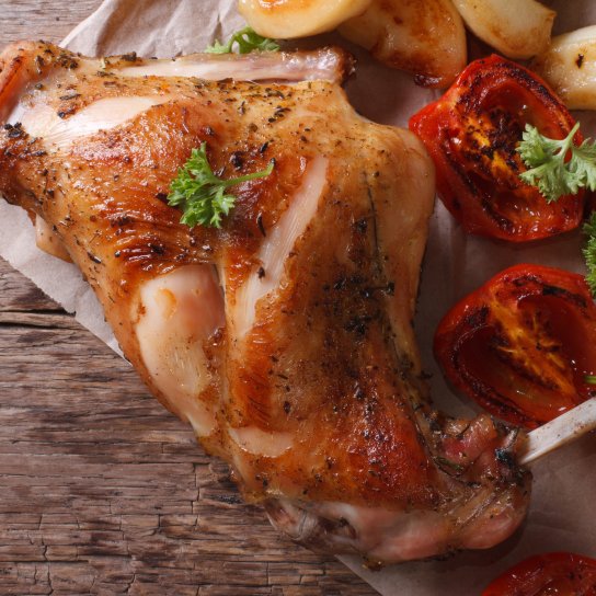 Кролик з яблуками