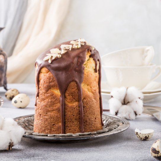 Проста паска з шоколадною глазур’ю