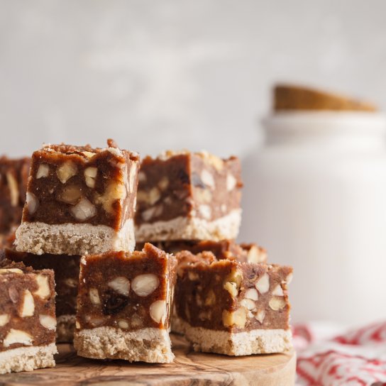 Солоні батончики з шоколадом та арахісовою пастою