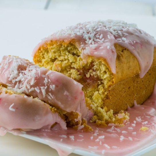 Полуничний хліб