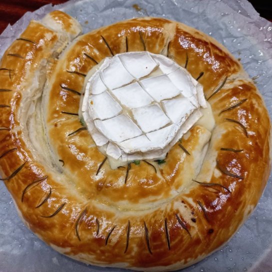 Пиріг «Равлик» з сиром брі