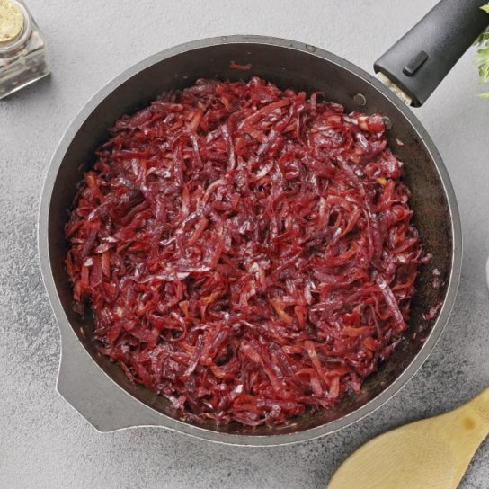 Карамелізована червона цибуля