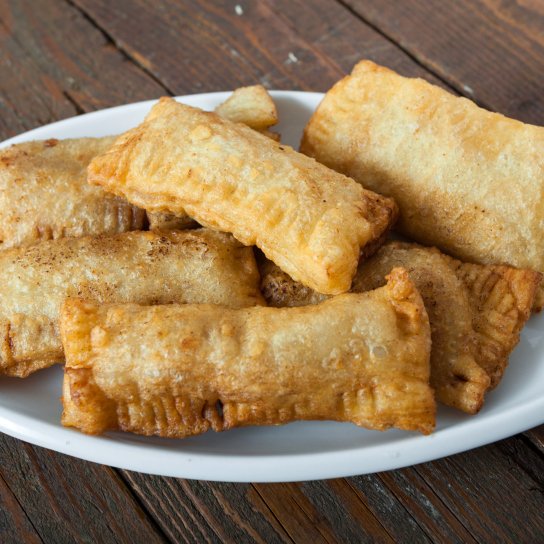 Смажені слойки зі сливами