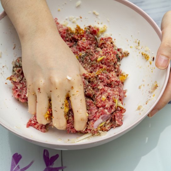 Чи треба додавати яйця в котлети