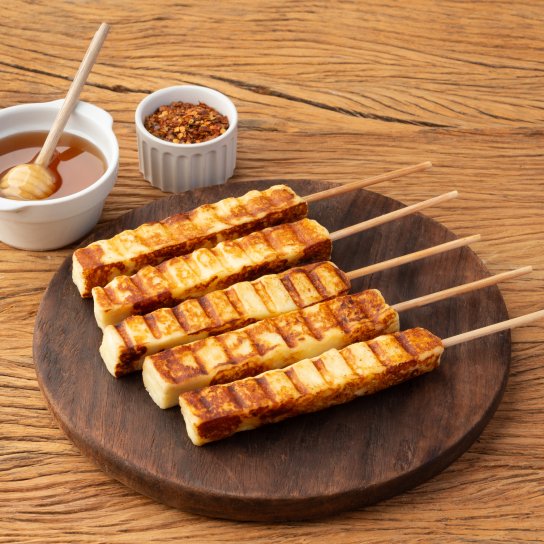 Сир халумі на шпажках