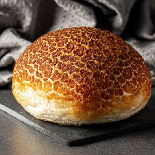 Тигровий хліб з тріщинками