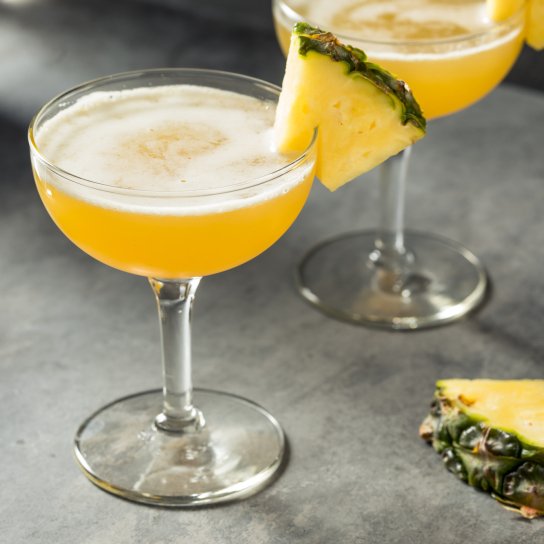 Коктейль «З ананасами та шампанським»