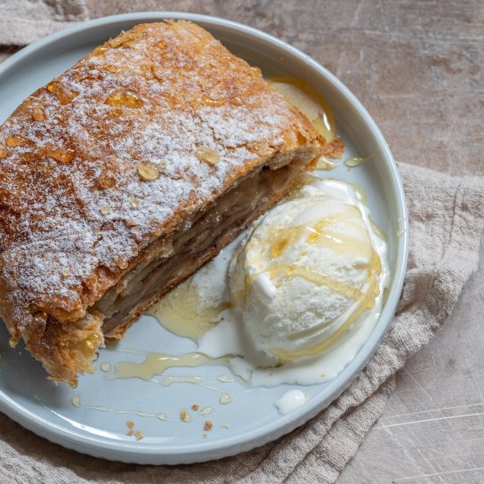 Штрудель с виноградом