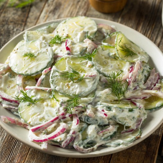 Салат з огірками