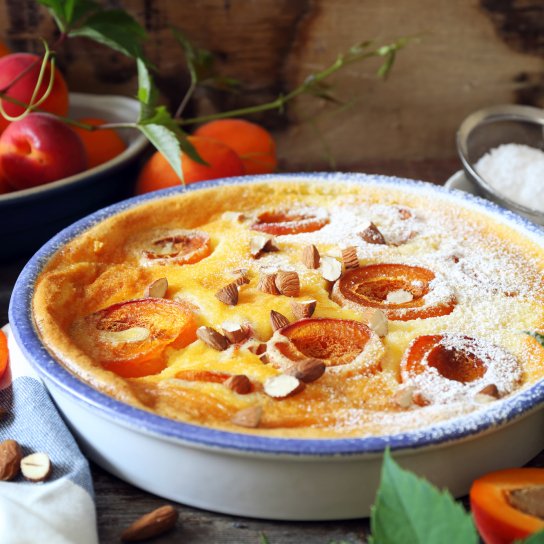 Клафуті з абрикосами