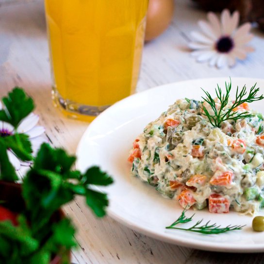 «Олів’є» з курячим філе: як приготувати