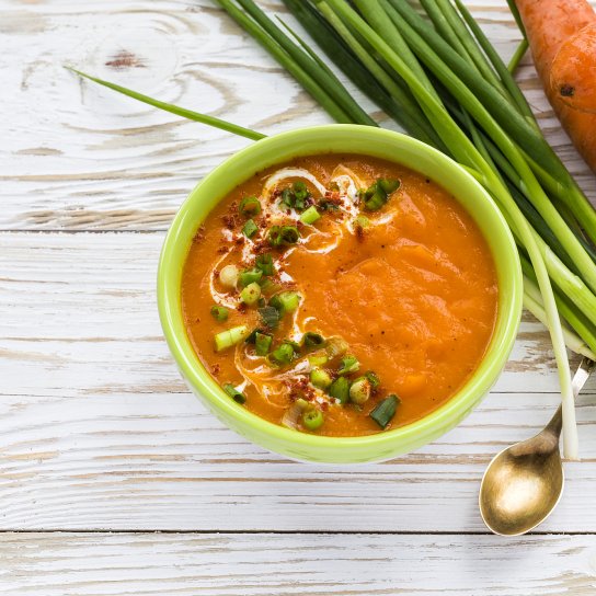 Морквяний крем-суп з чорносливом