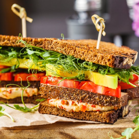 Сендвіч з хумусом