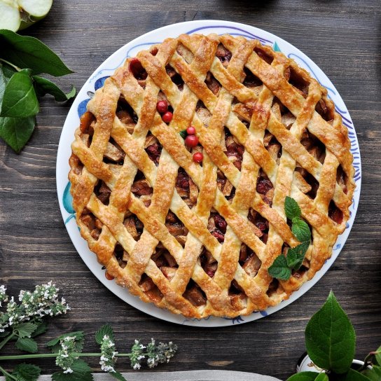 Яблучний пиріг з журавлиною