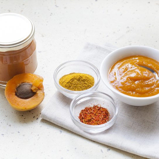 Ткемалі з абрикос у банці