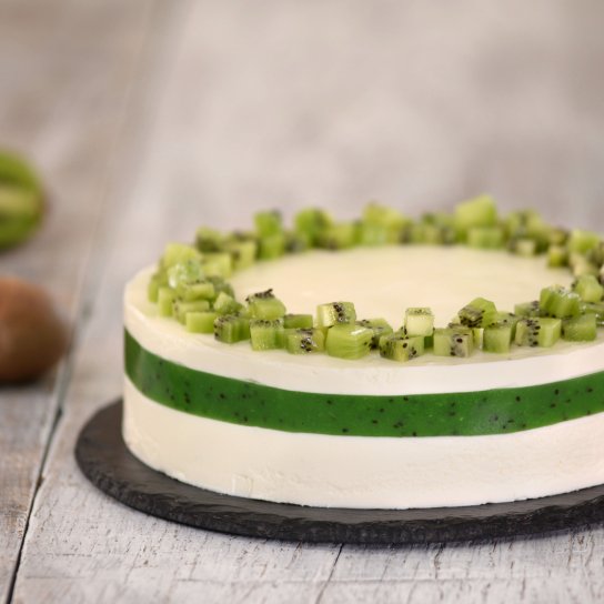 Торт з ківі без випічки