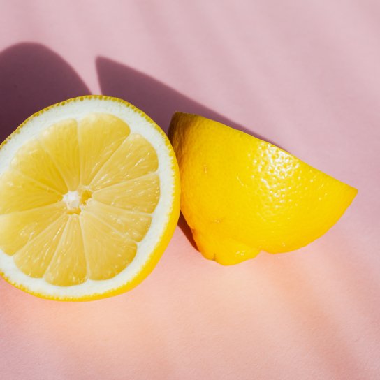 Половинки лимонів