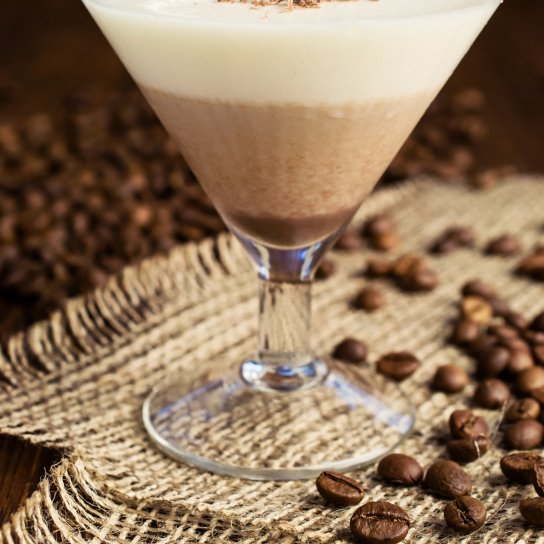 Кофейно-сливочный десерт в креманце слоями