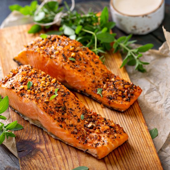 Смажений лосось з кунжутом