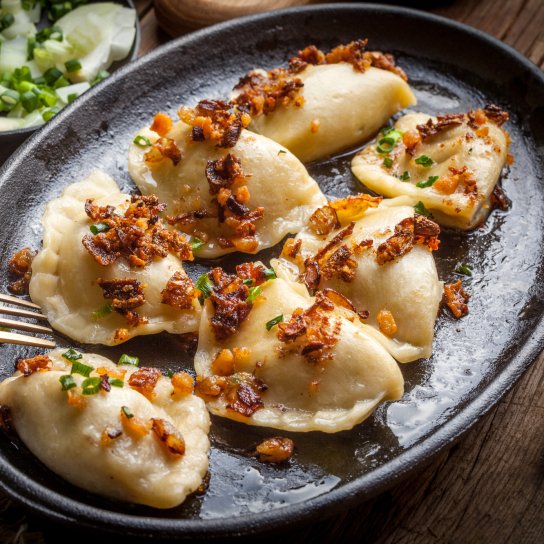 Вареники з начинкою з картоплі та сиру